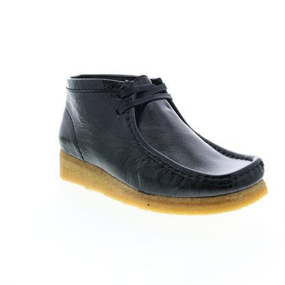 Clarks Wallabee Boot 26154804 Womens Black Patent Leather Chukkas Boots