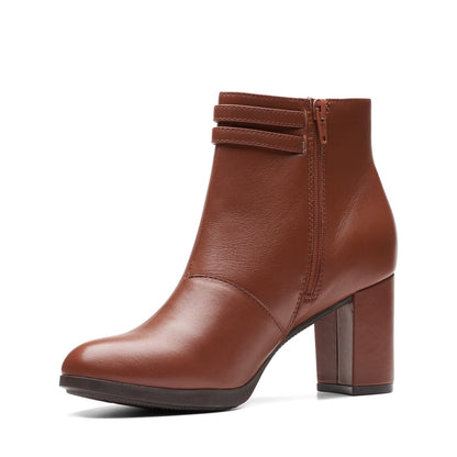 Clarks Bayla Light 26174482 Womens Brown Wide Leather Ankle & Booties Boots