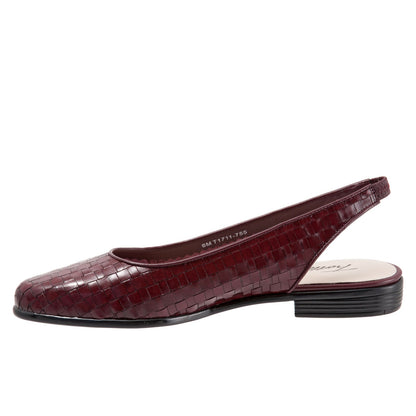 Trotters Lucy T1711-755 Womens Burgundy Wide Leather Slingback Flats Shoes