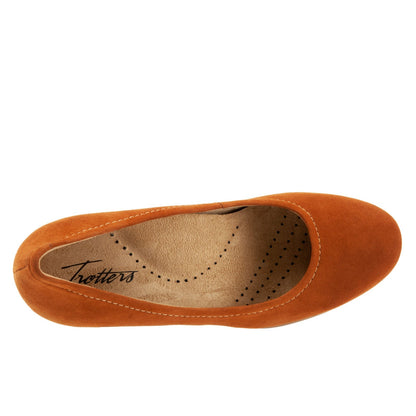 Trotters Winnie T1965-220 Womens Brown Wide Leather Slip On Wedges Heels Shoes