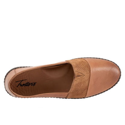 Trotters Ruby T2265-215 Womens Brown Narrow Leather Loafer Flats Shoes