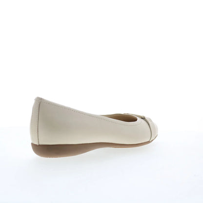 Trotters Sizzle Signature T1251-112 Womens Beige Leather Ballet Flats Shoes