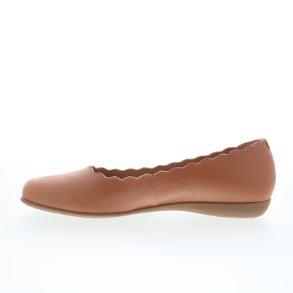 Trotters Sabine T2255-215 Womens Brown Leather Slip On Ballet Flats Shoes